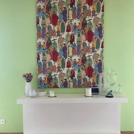 Maison Avec Piscine Ayant Une Vue Exceptionnelle Sur Le Lauragais Et La Chaine Des Pyrenees *